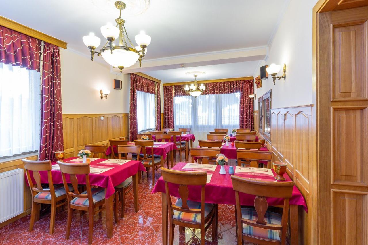 Julia Panzio Bed & Breakfast Hajduszoboszlo Exterior photo
